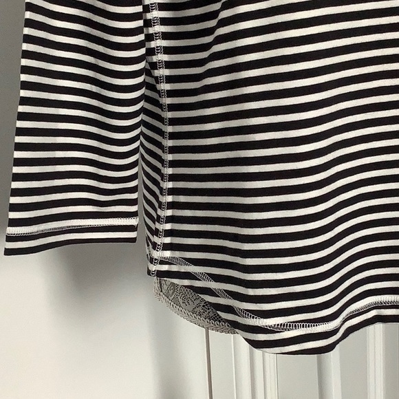 Black and White Striped Fitted 3/4 Sleeve Top Size L - Picture 6 of 10